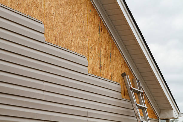 24/7 Emergency Vinyl Siding experts in Coventry, CT